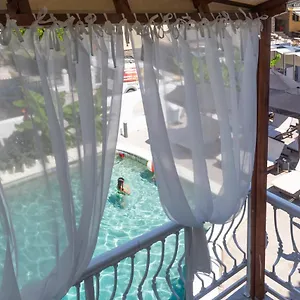 https://odysseas.hotelschalkidiki.net
